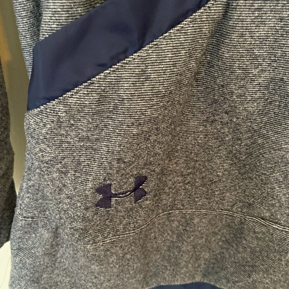 Ladies under Armour, cold gear, large zip up jacket - Picture 5 of 5